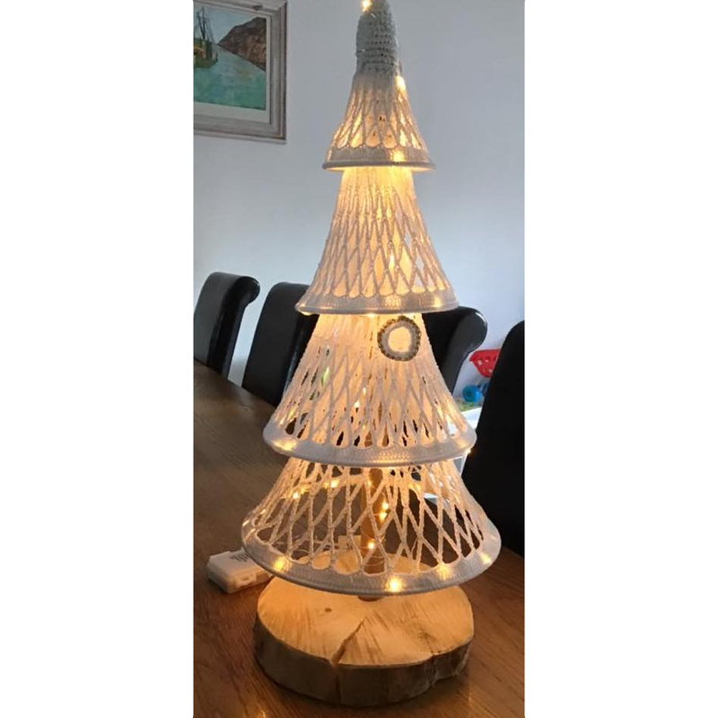 witte kerstboom met lichtjes zelf haken